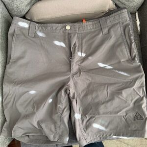 Livsn ecotrek trail shorts size 33 gray